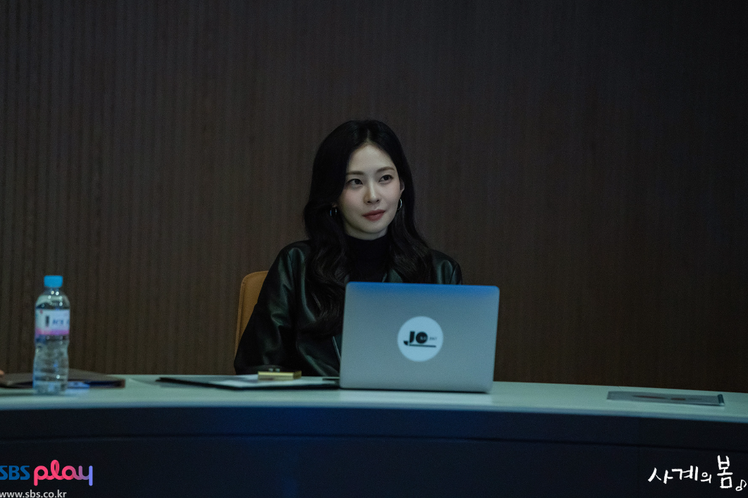 7 Bukti Jo Ji Na Menyukai Seo Tae Yang di Drakor Spring of Youth